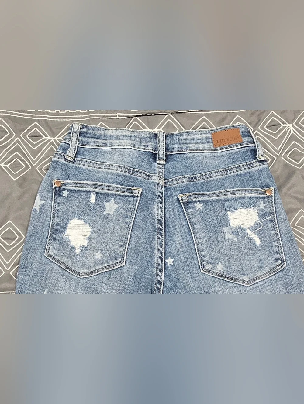 Judy Blue Star Crossed Midrise Distressed Boyfriend Fit Jeans Size 0/24 - Picture 4 of 7